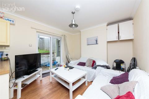 4 bedroom semi-detached house to rent - Bevendean Crescent, Brighton, BN2