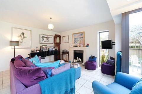 32 Parkgate, London, SE3 9XF