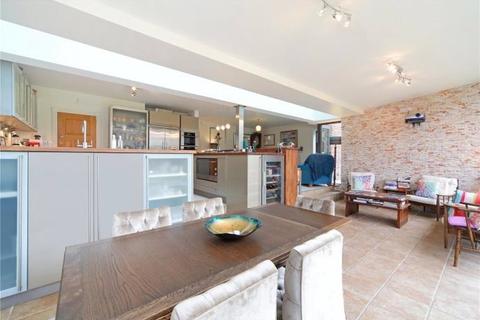 32 Parkgate, London, SE3 9XF