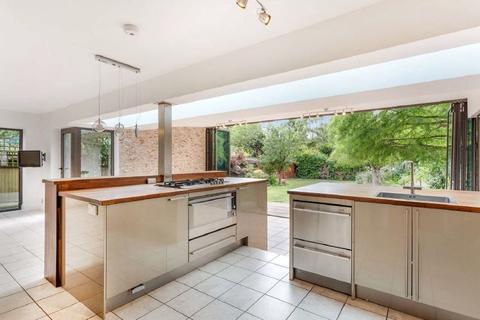 32 Parkgate, London, SE3 9XF