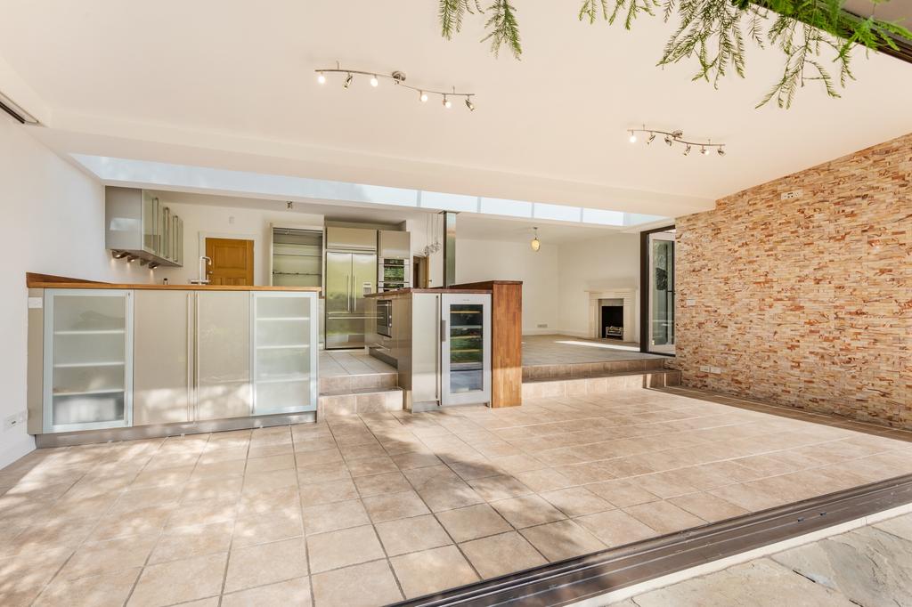 PARKGATE Kitchen 3
