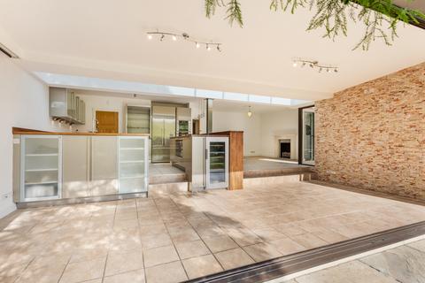 32 Parkgate, London, SE3 9XF