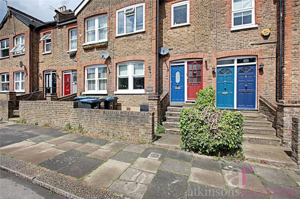 Glenville Avenue Enfield EN2 2 bed maisonette 300 000