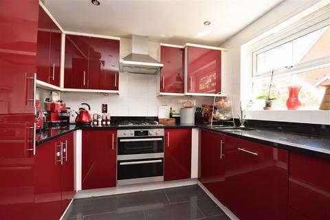 20 Burrage Road, Redhill, RH1 1TL