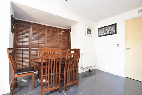 20 Burrage Road, Redhill, RH1 1TL
