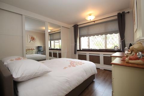 13 Broom Mead, Bexleyheath, DA6 7NZ