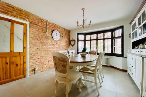 6 Silverdale Road, Bexleyheath, DA7 5AB