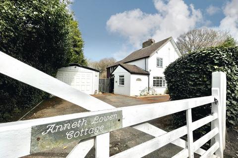Anneth Lowan Cottage Warren Road, Chelsfield, Orpington, BR6 6ER