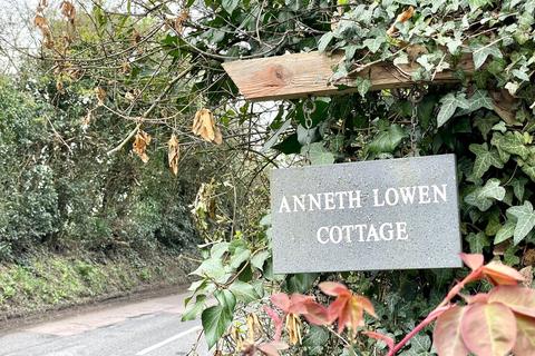 Anneth Lowan Cottage Warren Road, Chelsfield, Orpington, BR6 6ER