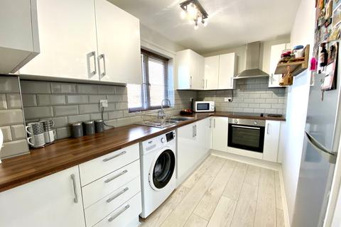 2 Garden Row, Northfleet, Gravesend, DA11 7JP