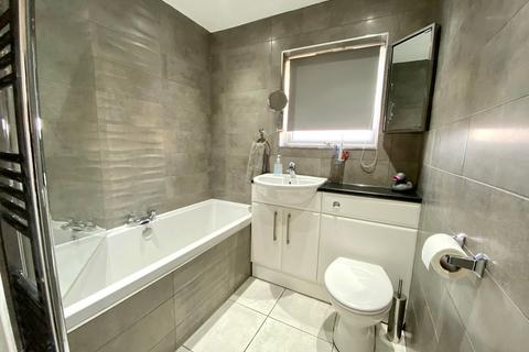 2 Garden Row, Northfleet, Gravesend, DA11 7JP