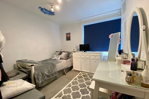 6 East Road, Welling, DA16 3DT