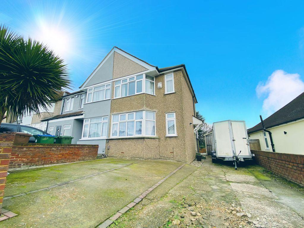 Castleton Avenue, Bexleyheath DA7 6QU 2 bed semidetached house £375,000