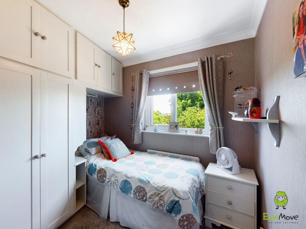 Bedroom 4 (Single with Ensuite)