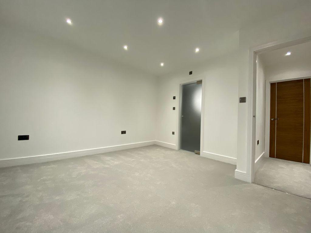 Bedroom 1 (Double with Ensuite)