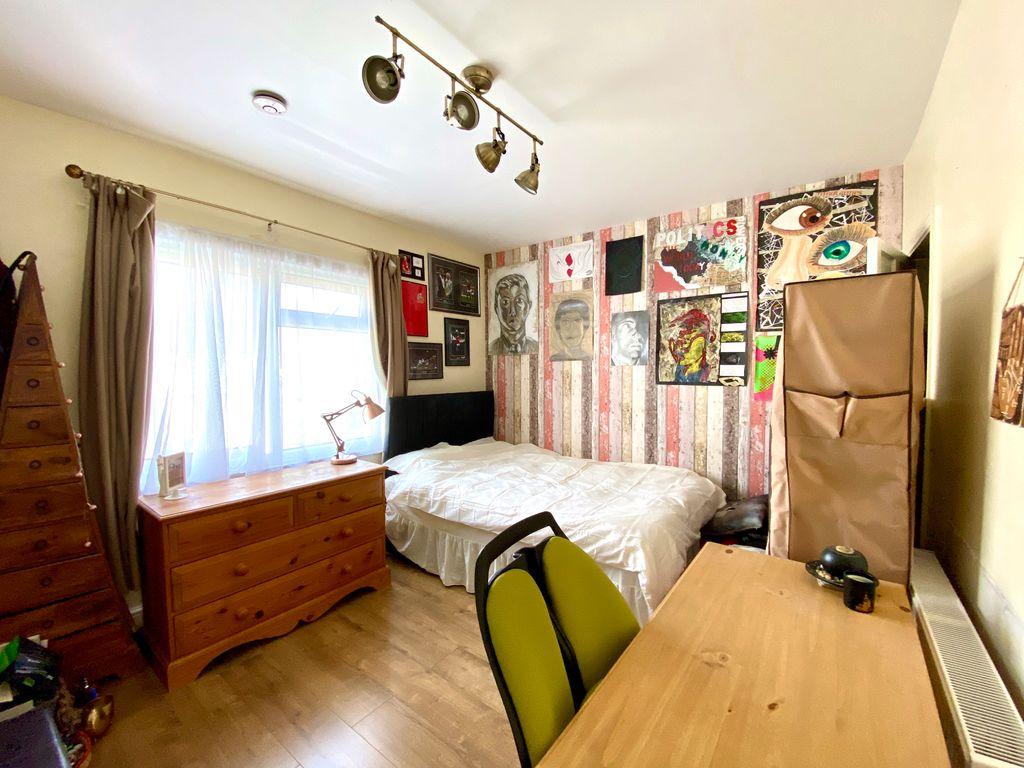 Bedroom 1 (Double)