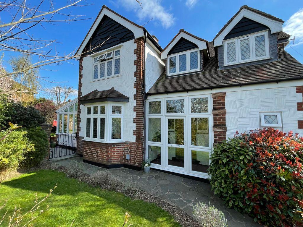 Oaklands Road, Bexleyheath DA6 7AL 5 bed detached house £850,000