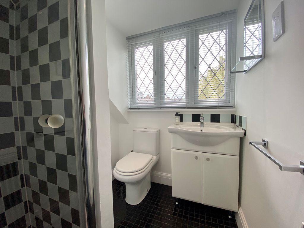 Ensuite to Bed 4