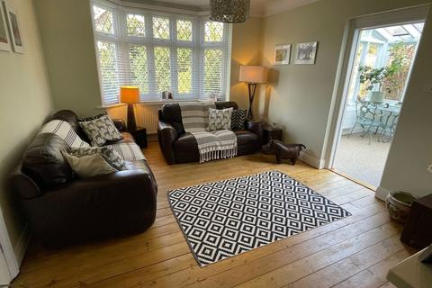 102 Oaklands Road, Bexleyheath, DA6 7AL