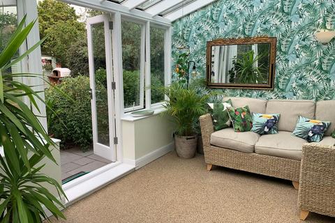 102 Oaklands Road, Bexleyheath, DA6 7AL