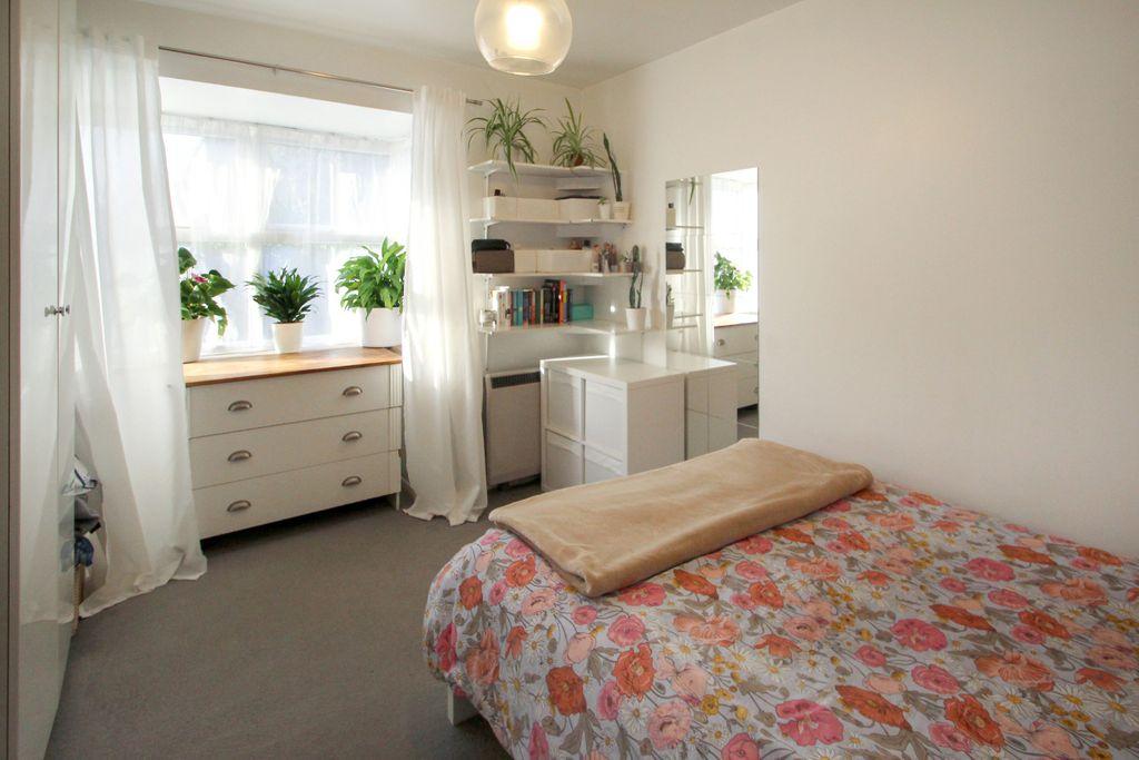 Bedroom 1 (Double)