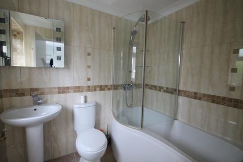 Flat D, 29a Craylands Lane, Swanscombe, DA10 0LP