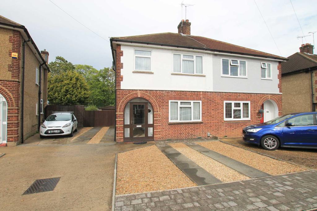 Tudor Walk, Watford 3 bed semidetached house £525,000