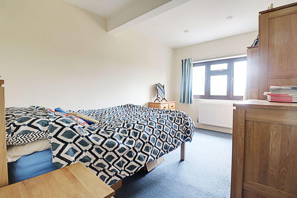 Bedroom 2 (Double)