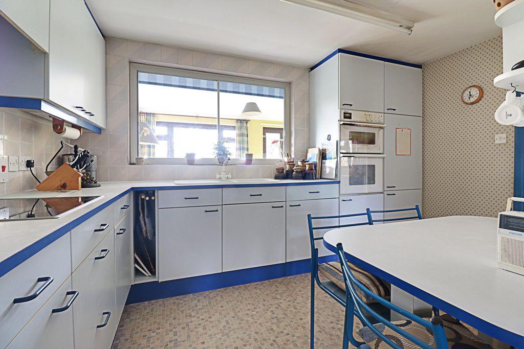 Kitchen / Breakfast Room