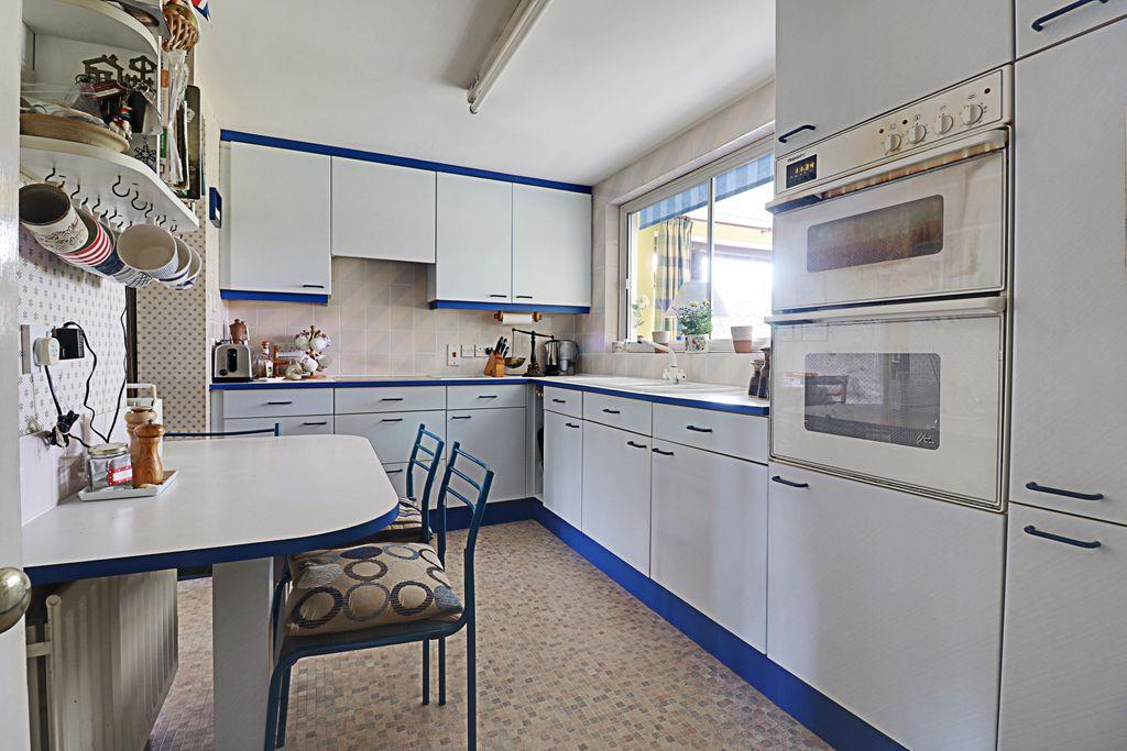 Kitchen / Breakfast Room