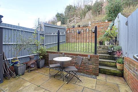 6 Apple Tree Close, High Wycombe, HP13 7PE
