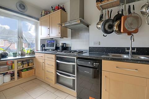 6 Apple Tree Close, High Wycombe, HP13 7PE