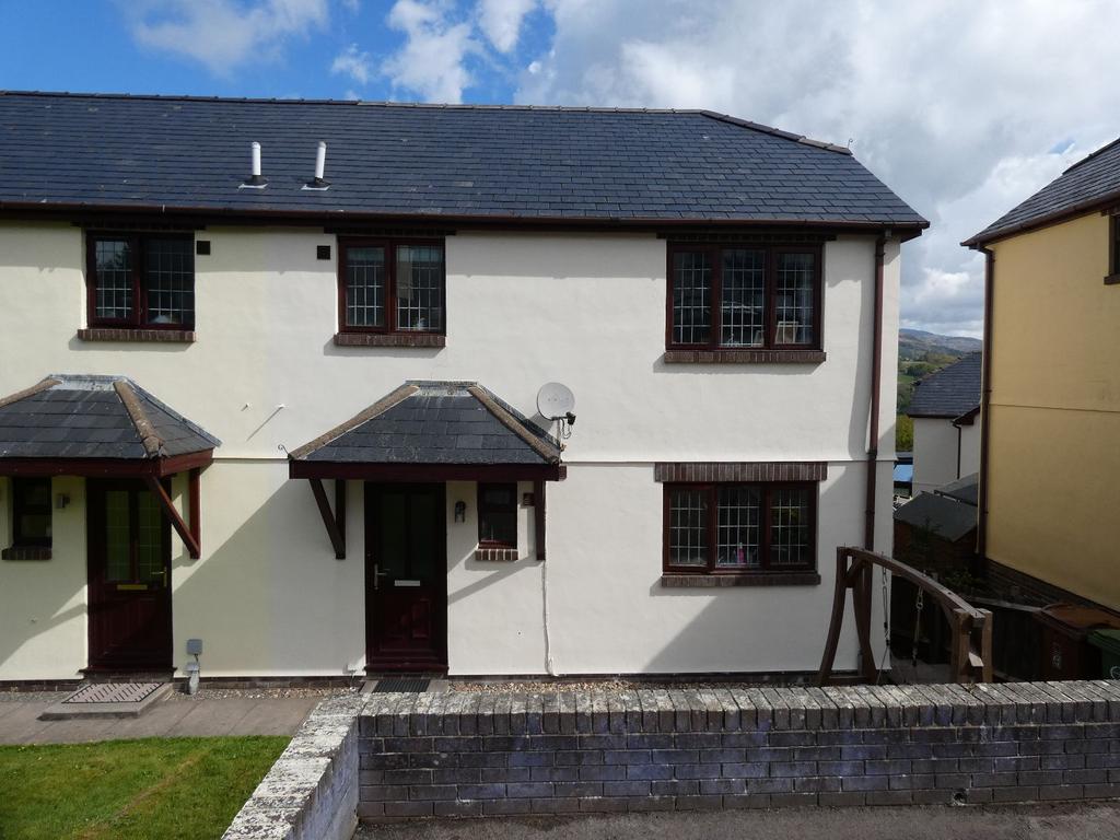 3 Cae Idris, Uwch Y Maes, Dolgellau.... 3 bed semidetached house £