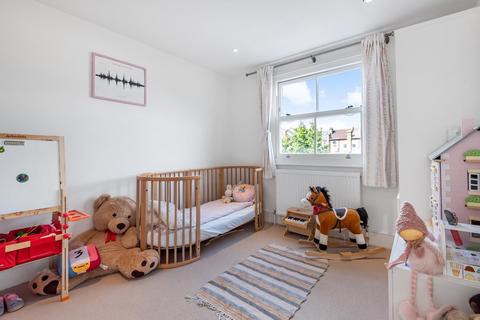First Floor Flat, 98 Hamilton Road, London, SW19 1JF