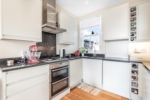 First Floor Flat, 98 Hamilton Road, London, SW19 1JF