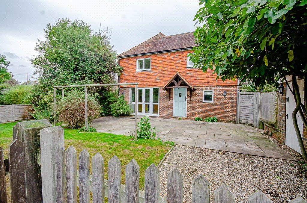 Eden Manor, Hunton Road, Marden, TN12 4 bed semidetached house £