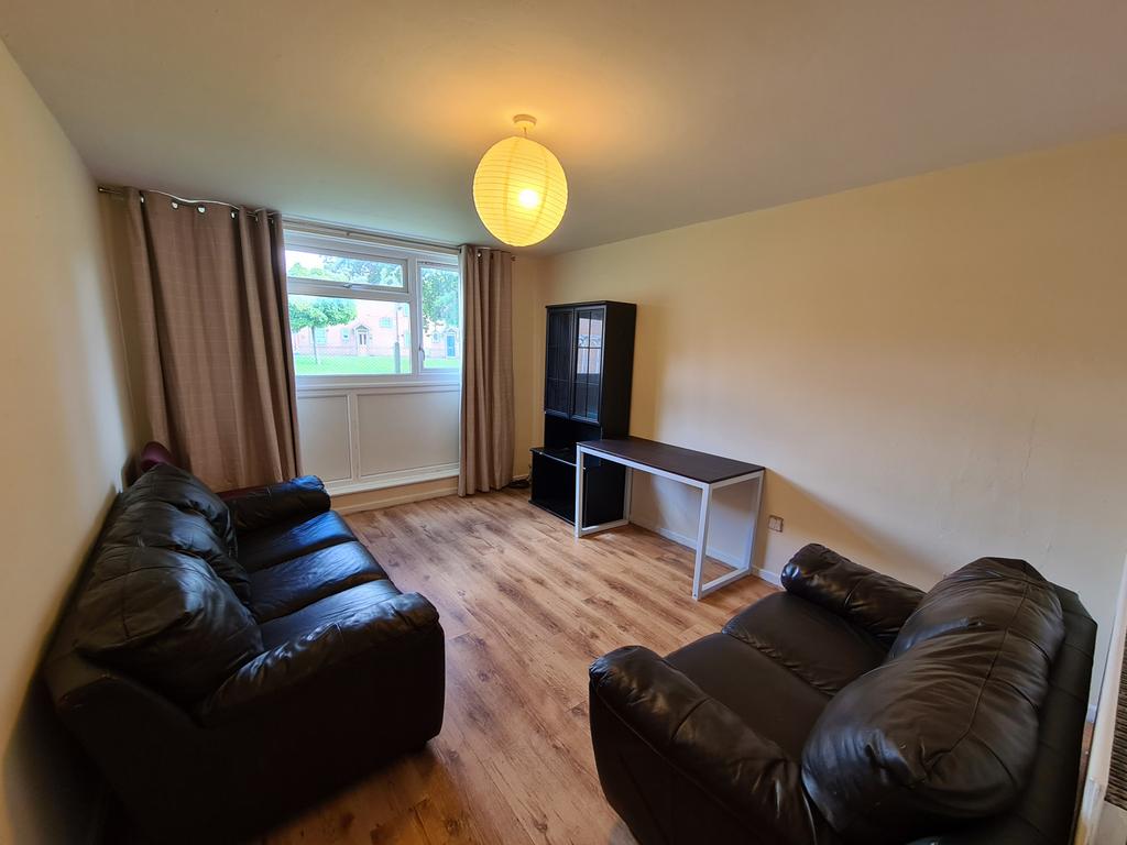 Delvino Walk, Rusholme, Manchester.... 1 bed flat £585 pcm (£135 pw)