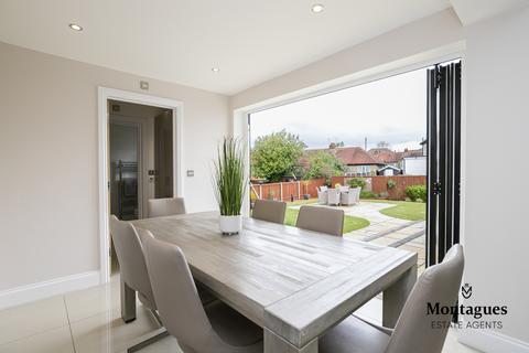 26 Shaftesbury Road, Epping, CM16 5BH