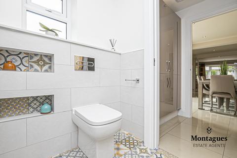 26 Shaftesbury Road, Epping, CM16 5BH