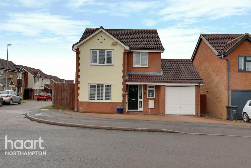Kendal Close, Northampton 4 bed detached house £365,000