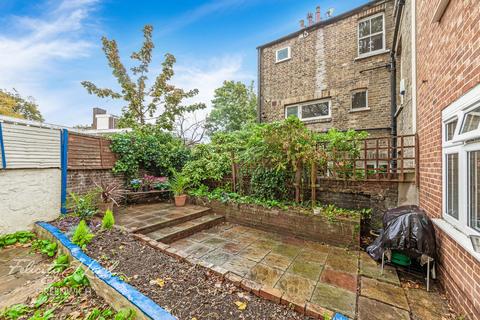 18b Devonshire Drive, London, SE10 8JZ