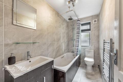 18b Devonshire Drive, London, SE10 8JZ