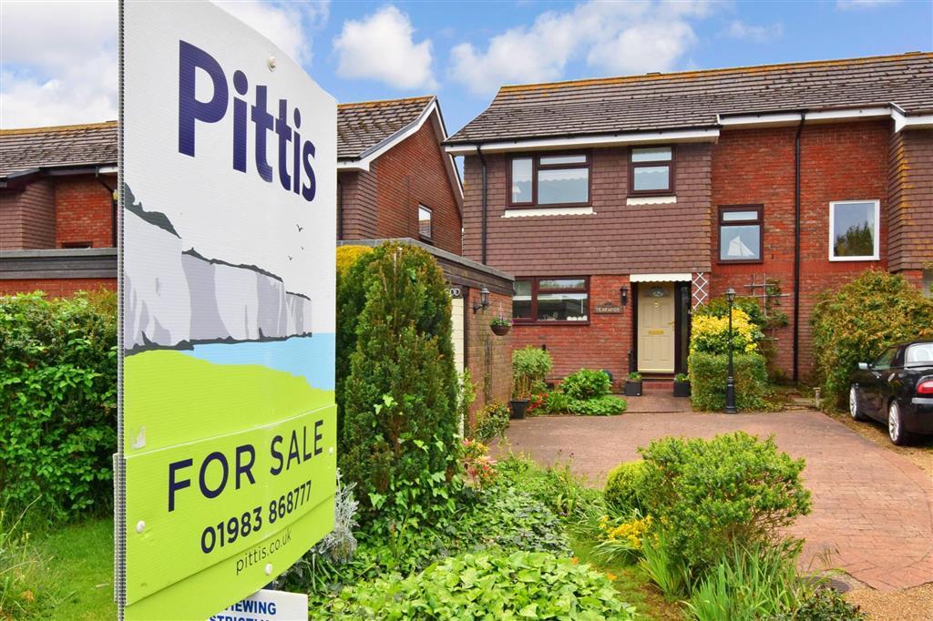 Alverstone Road, Apse Heath, Sandown, Isle of Wight 3 bed semidetached