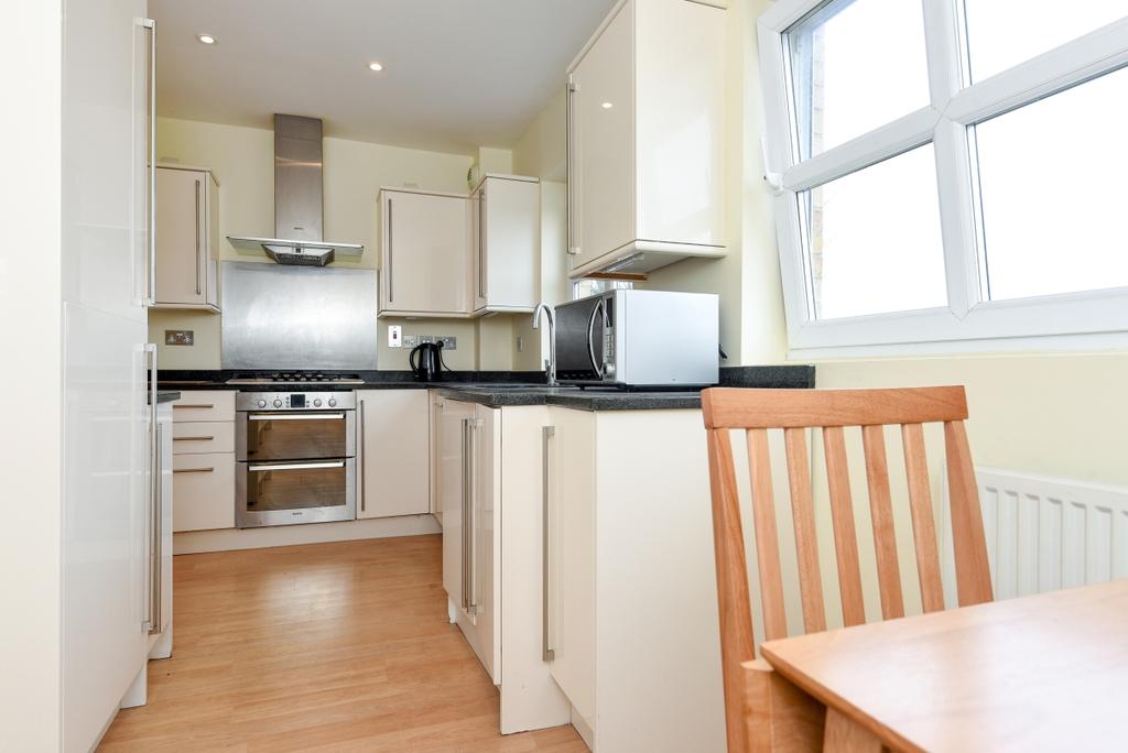 Glenmere Row Lee SE12 3 bed house - £1,700 pcm (£392 pw)