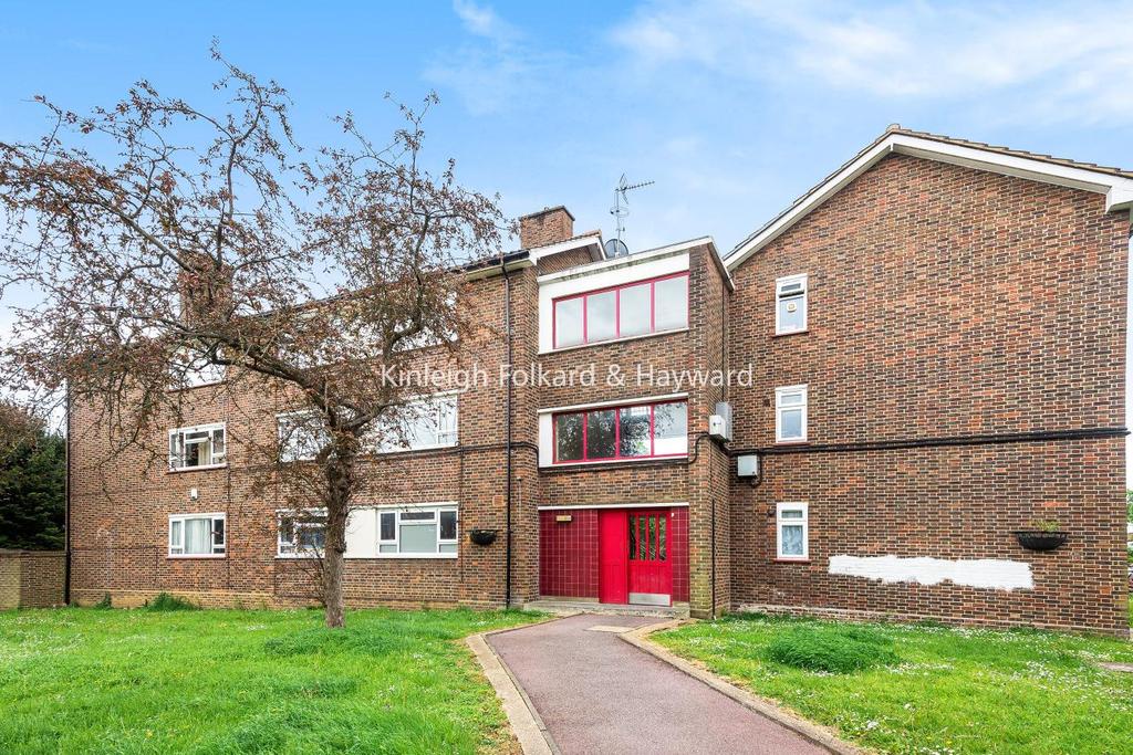 Exbury Road, Catford 2 bed flat for sale £325,000