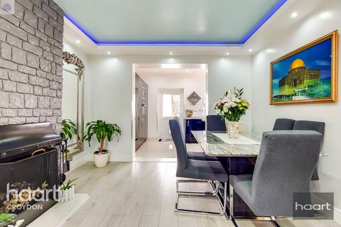 34 Salcot Crescent, New Addington, Croydon, CR0 0JH