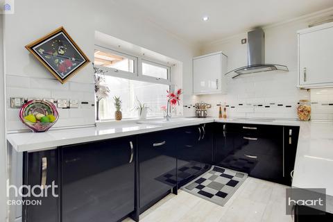 34 Salcot Crescent, New Addington, Croydon, CR0 0JH