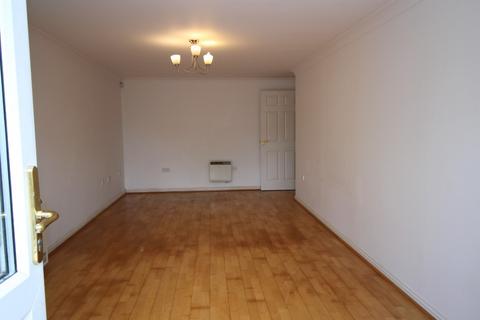 2 bedroom flat to rent, Peatey Court, High Wycombe, HP13