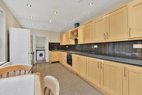 4 bedroom terraced house to rent, St. Ann's Crescent, London