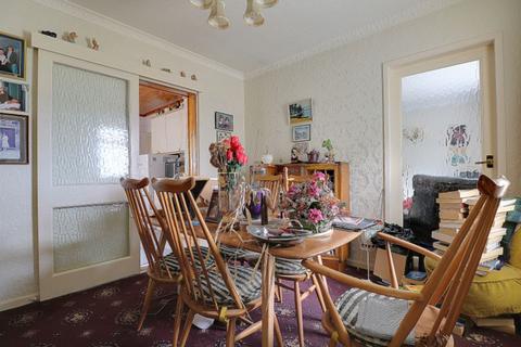 64 Upper Lane, Gomersal, Cleckheaton, BD19 4JF